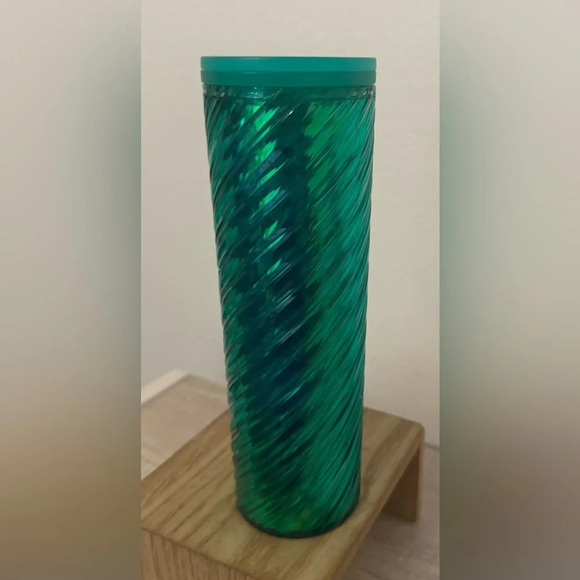 STARBUCKS COFFEE 2022 HOLIDAY GREEN PATTERN 16 OZ ACRYLIC TRAVEL MUG TUMBLER NEW - Picture 2 of 11